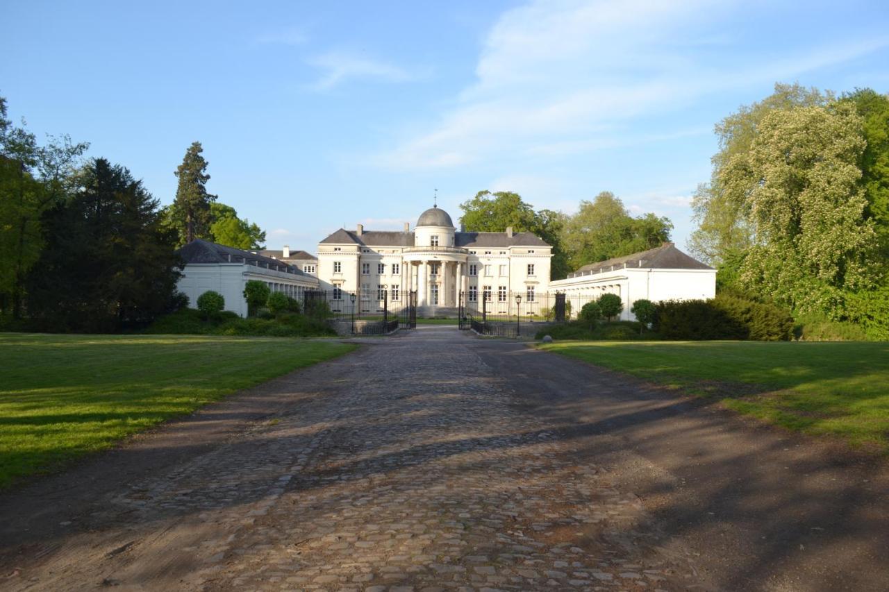 Kasteel Duras Bed & Breakfast Sint-Truiden Exterior photo